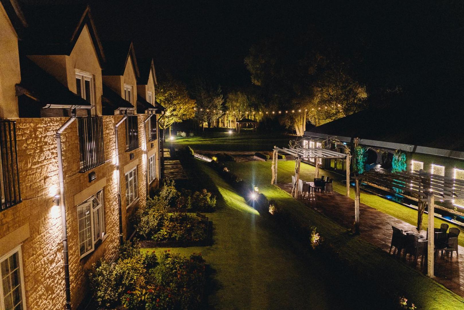 The Chesterton Hotel 比斯特 外观 照片