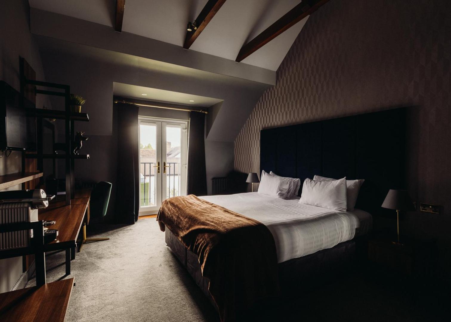 The Chesterton Hotel 比斯特 外观 照片