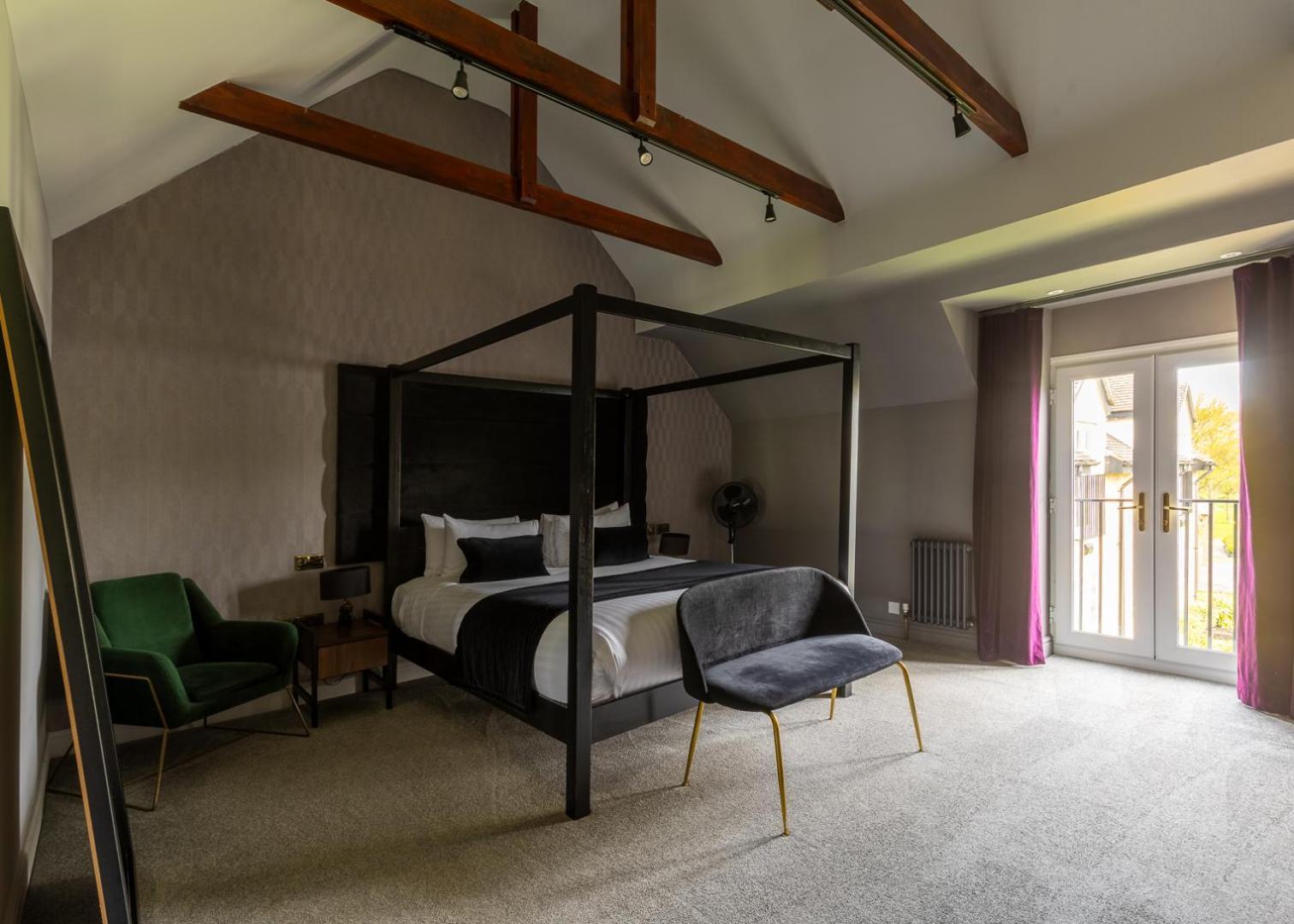 The Chesterton Hotel 比斯特 外观 照片